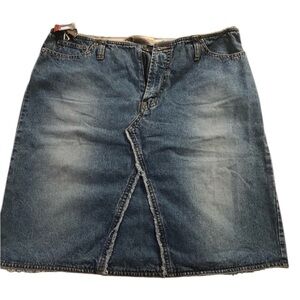 Faded Glory size 10 super cute jean skirt ,stretch great style quality denim